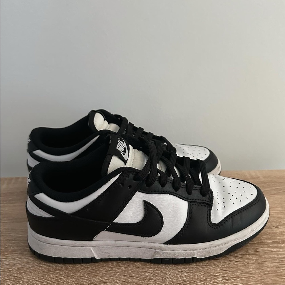 Original Nike Dunk Low Retro
Size US W 8
Slightly used